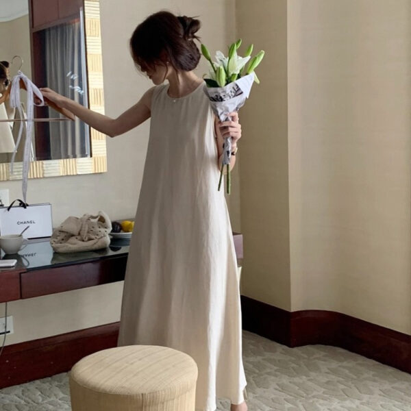 Elegant Midi Round-neck Sleeveless Vest Dress - Image 3