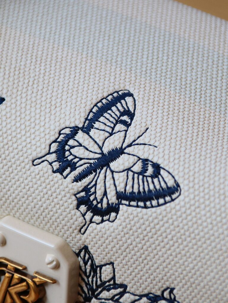 Light-luxury Intricately Embroidered Tote Shoulder Or Crossbody Bag For Women