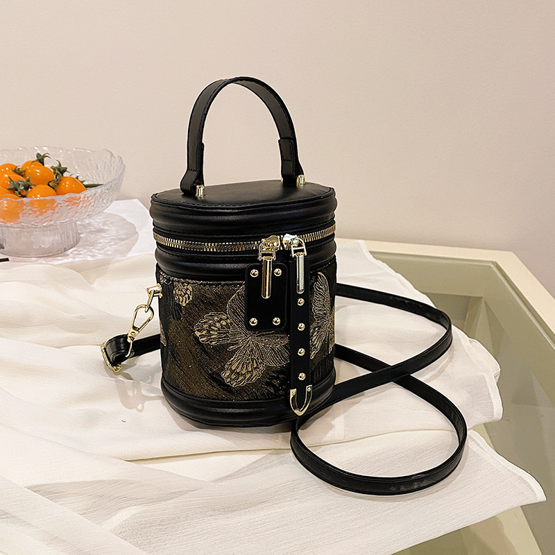 Versatile Handheld Shoulder Crossbody Bag - Image 6
