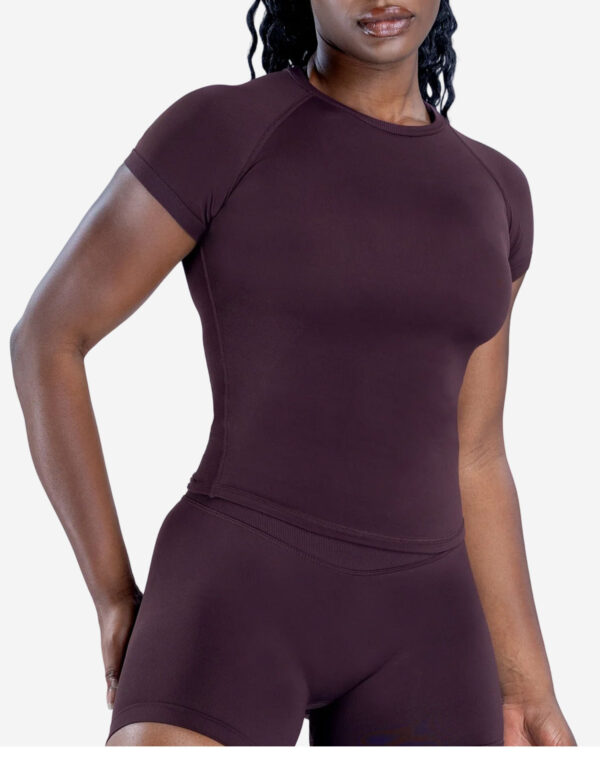 Figure-flattering Seamless Knit Short-sleeve Top For Fitness And Yoga - Image 20