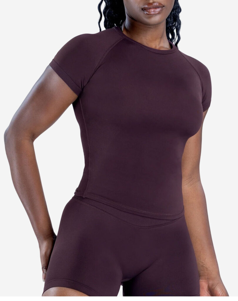 Figure-flattering Seamless Knit Short-sleeve Top For Fitness And Yoga