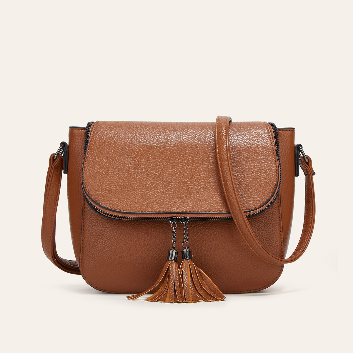 European And American-style Fashionable Flip-top Saddle Bag With Tassels - Image 2