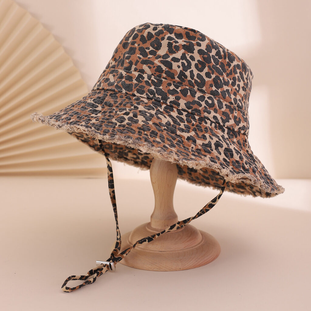 This Is A Fashionable European And American Fisherman's Hat With Leopard Print Trim, Adjustable Wide Brim, Sunshade And Wind Resistance. It Is Suitable For Daily Leisure And Outings