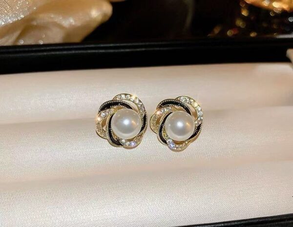 Light Luxury Diamond-Encrusted Red Pearl Earrings Womens Versatile And Fashionable - Image 6