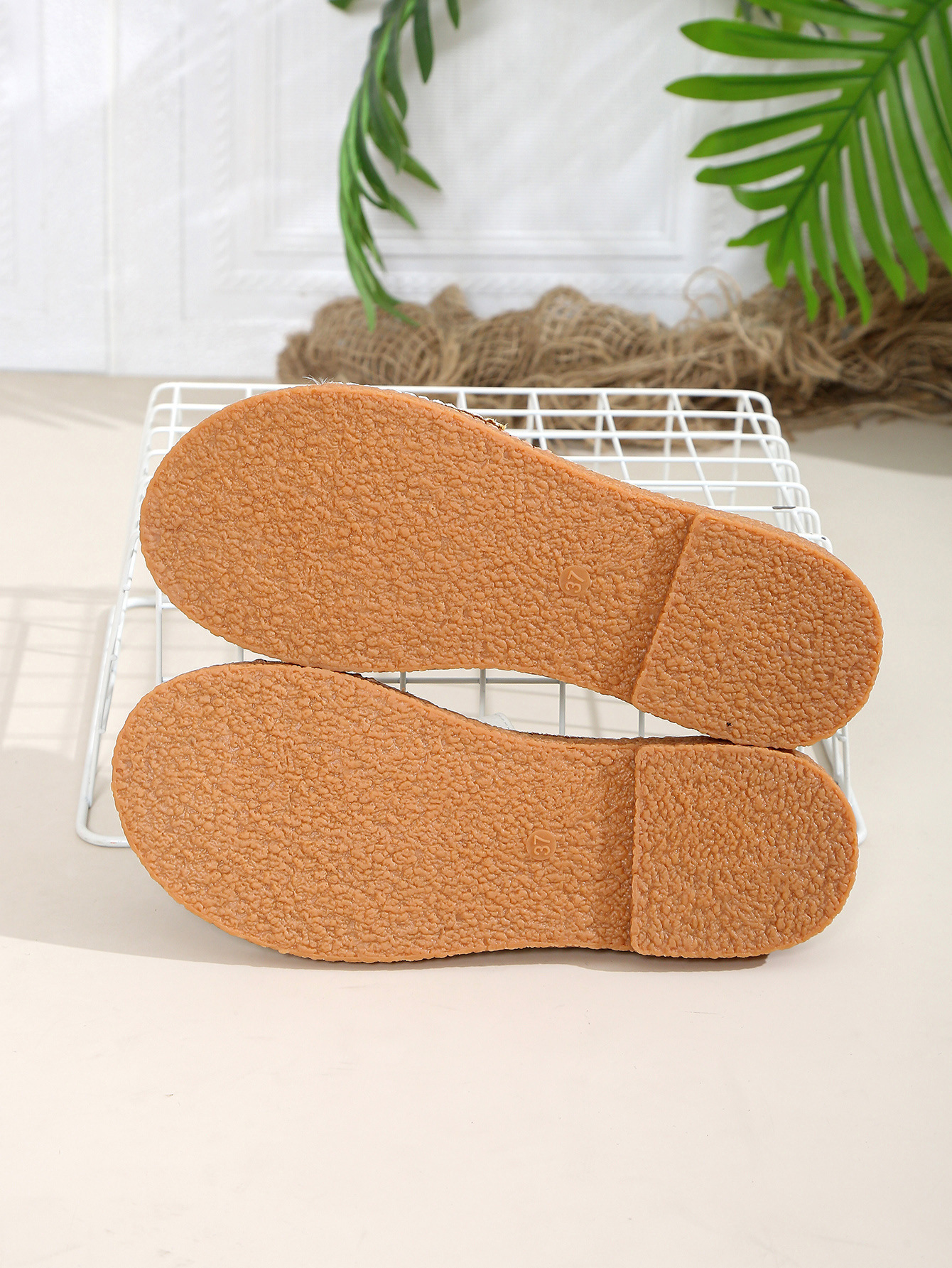 New Fairy-style Flat Soft Soled Sandals - Image 9