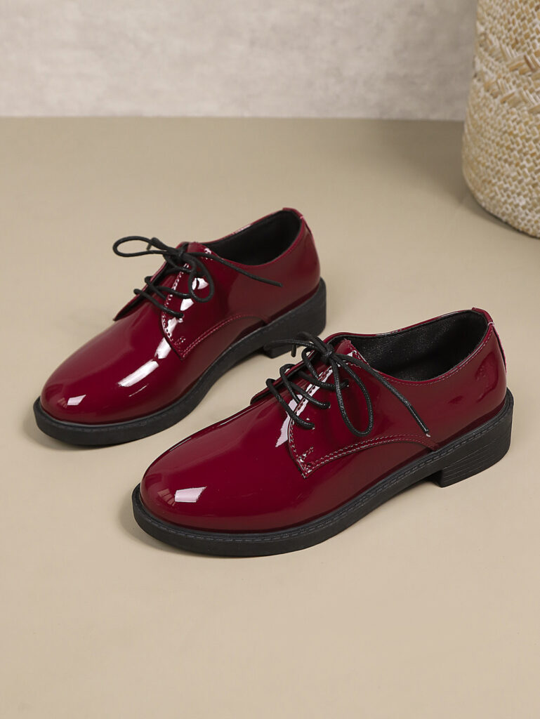 Women's Fashionable Retro Plus-Size Lace-Up Flat Shoes
