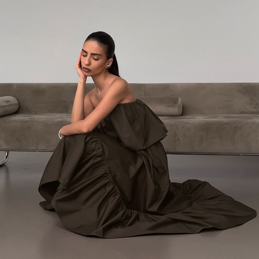 Fashionable Ruffled Strapless Dress - Image 3
