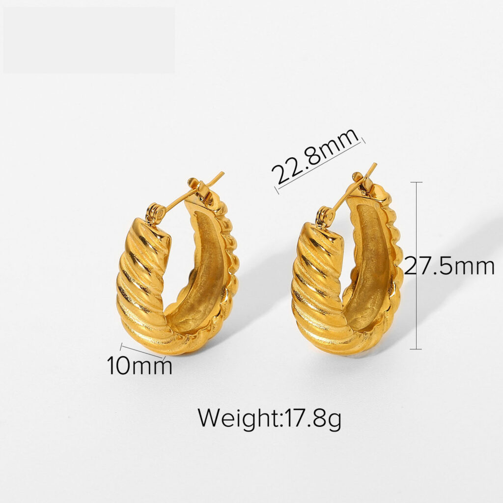 Fashionable Short Sheep-Horn Stud Earrings For Women
