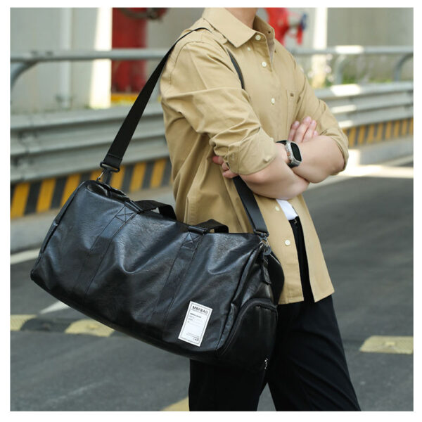 Men's Large-Capacity Fashionable Sports Fitness Bag - Image 8