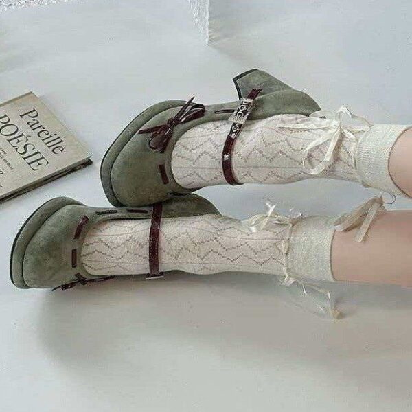 Women's Retro Bowtie Chunky Heel High Heels - Image 4