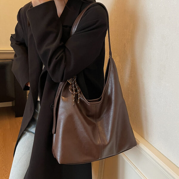 Large-capacity New Vintage Shouldercrossbody Bag - Image 4