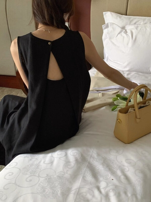 Elegant Midi Round-neck Sleeveless Vest Dress - Image 19
