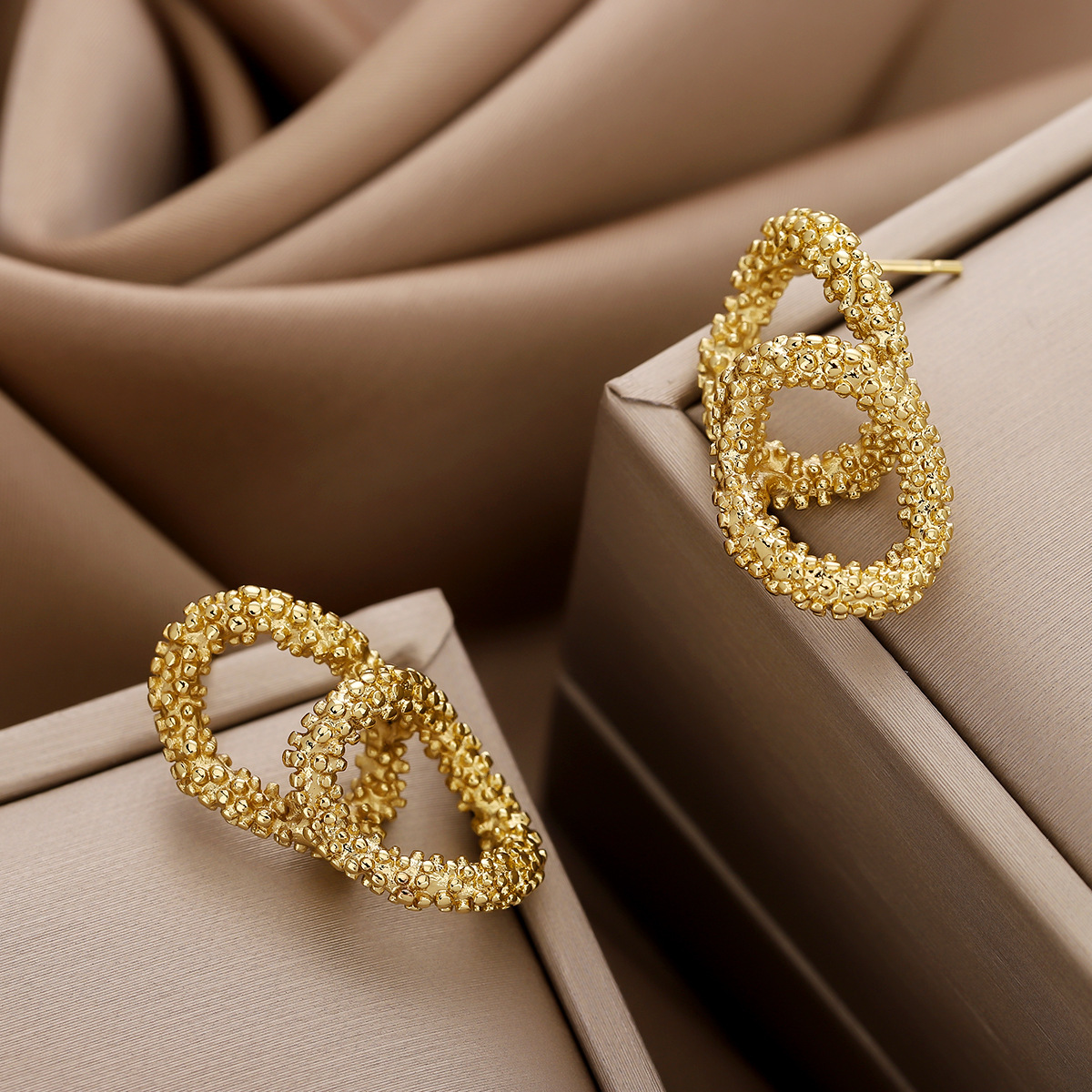 French Retro Frosted Hoop Earrings, Fashion Trendy Temperament Simple Studs, All-Match Geometric Vintage Jewelry - Image 1