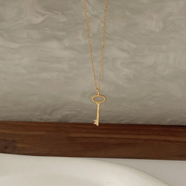 Women's Simple All-Match Key Pendant Necklace - Image 10