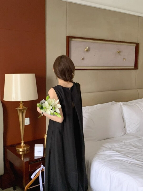 Elegant Midi Round-neck Sleeveless Vest Dress - Image 26
