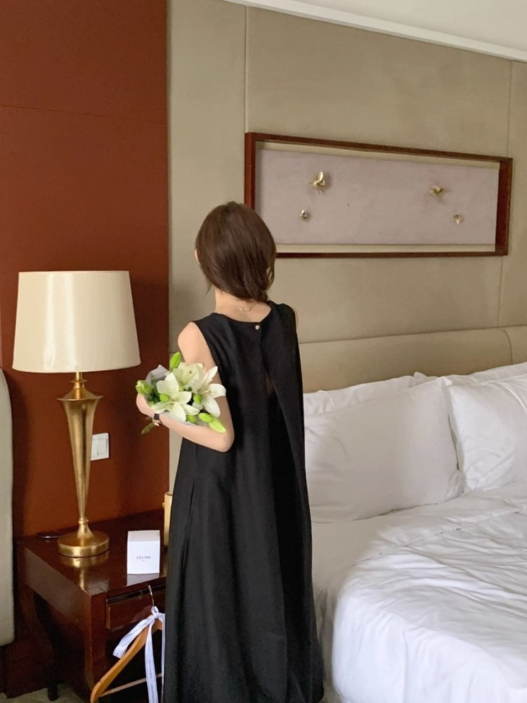 Elegant Midi Round-neck Sleeveless Vest Dress - Image 26