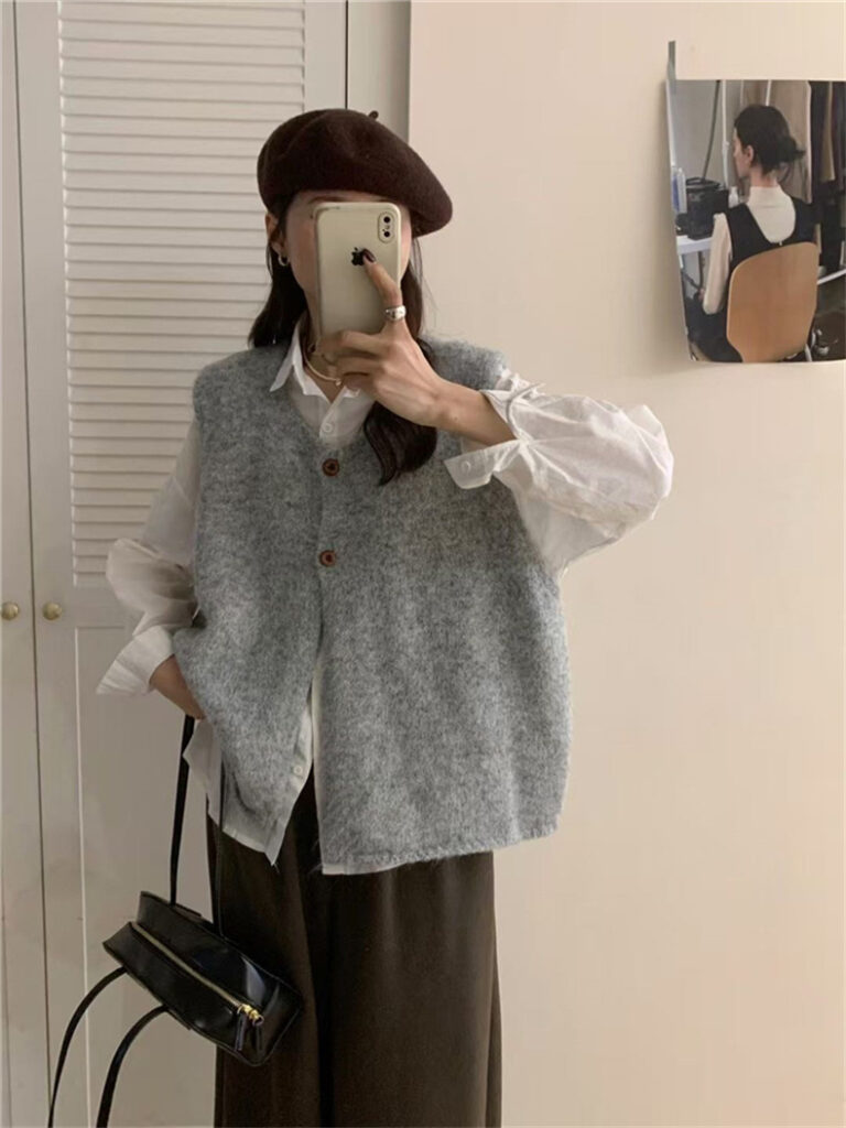 Korean-style Minimalist Versatile Loose-fit Layered Knit Vest
