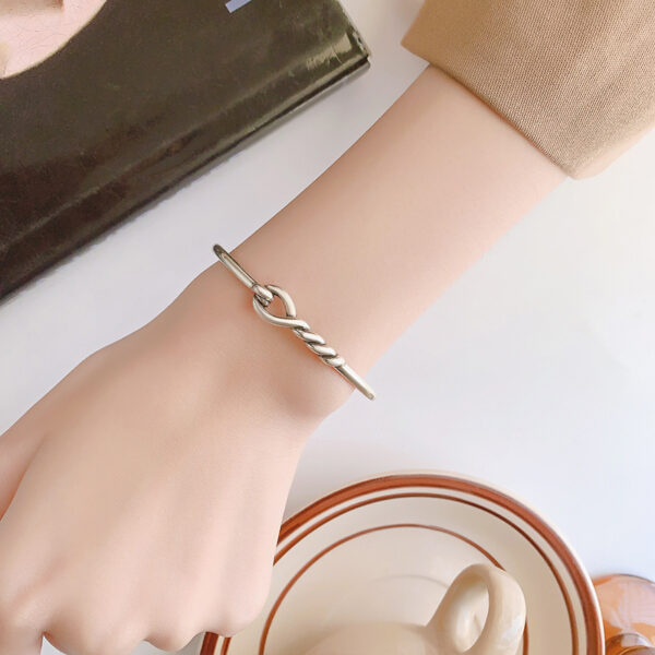 Knotted Bracelet Hollow-out Wrapped Design Simple And Stylish Versatile - Image 7