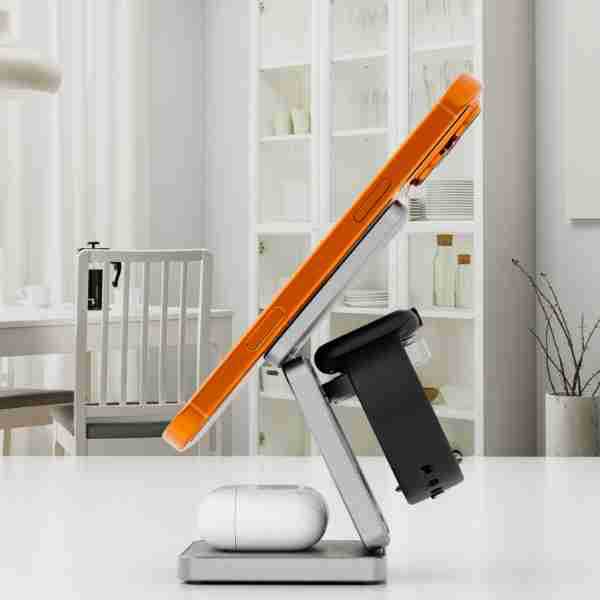 3-in-1 Foldable Magnetic Wireless Charging Desktop Stand - Image 15