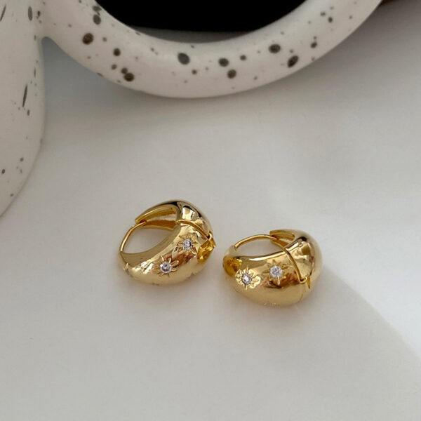 1 Pair New Arrival French Vintage Metal Hoop Earrings, Minimalist Niche Design Circle Star Ins Style High-End Fashion Stud Earrings For Women - Image 8