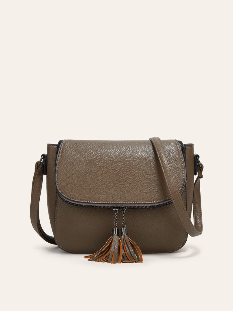 European And American-style Fashionable Flip-top Saddle Bag With Tassels