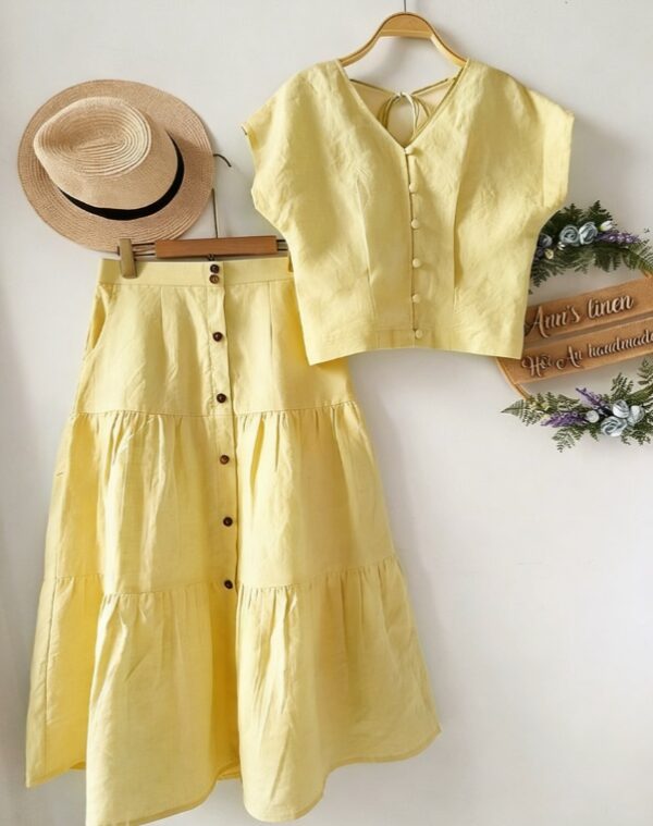 Gentle Style V-neck Button-down Sleeveless Top And High-waisted Skirt Set For Women - Image 3