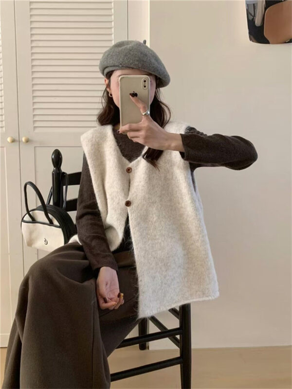 Korean-style Minimalist Versatile Loose-fit Layered Knit Vest - Image 19
