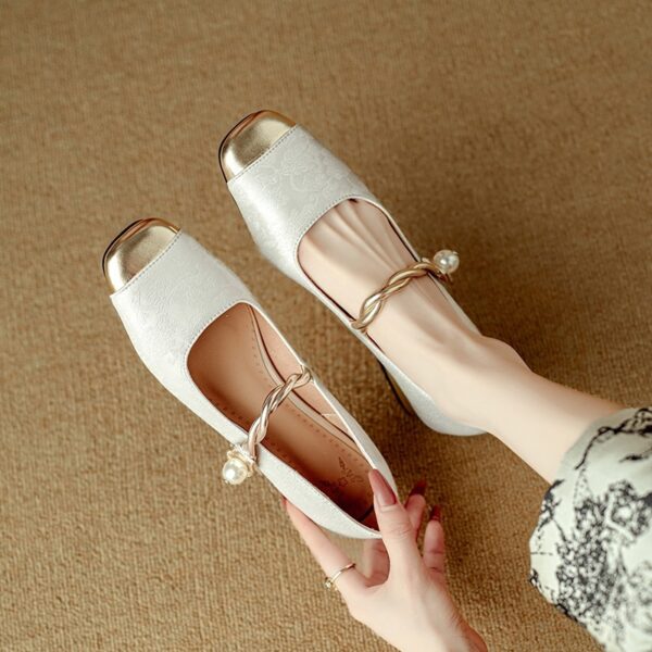 Women's Retro Plus-Size Chunky-Heel Pumps