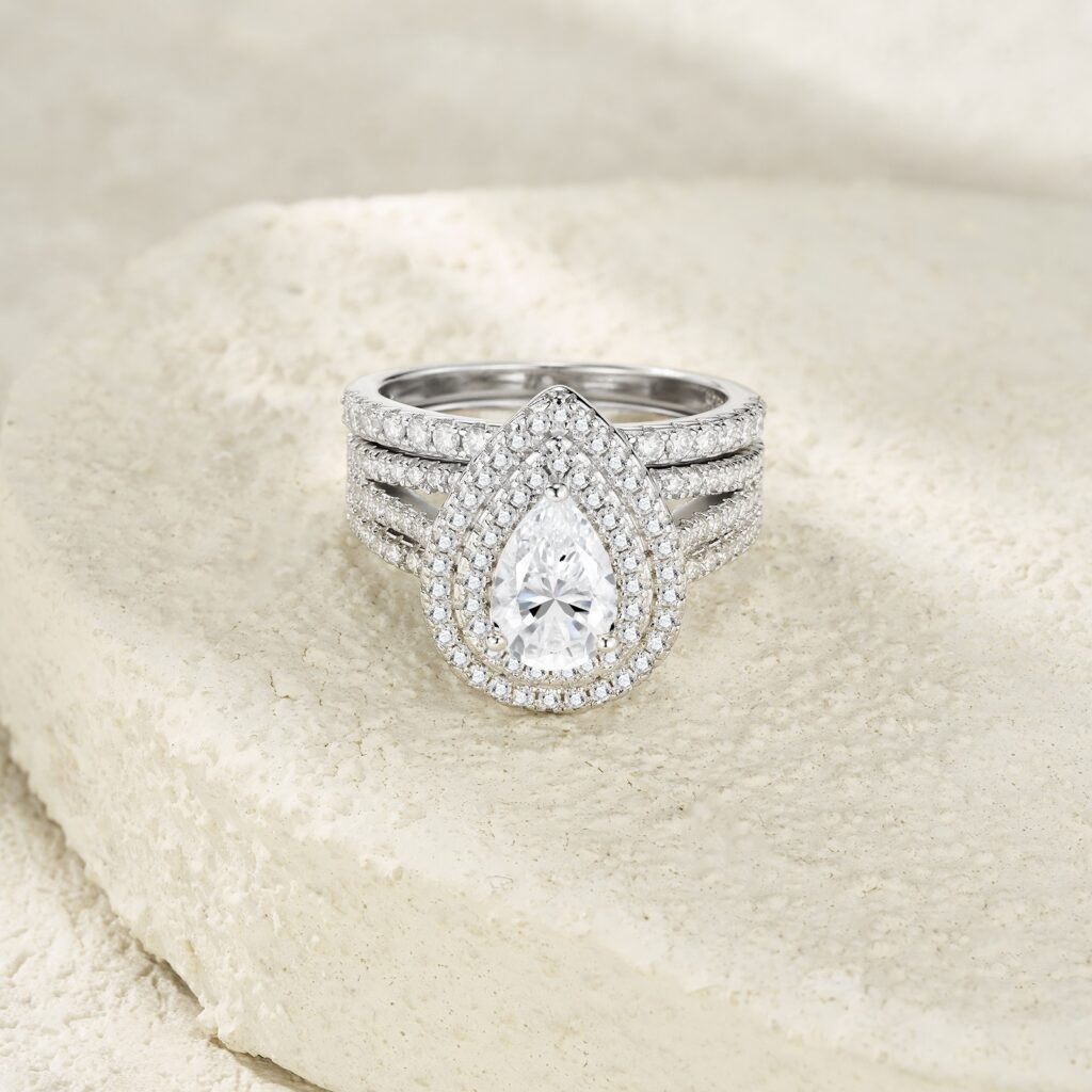 Engraved With Top-quality Moissanite, This Luxurious And Fashionable Minimalist Jewelry Set Features Exquisite Silver Accessories For Ladies. Made Of S925 Silver With Electroplated Platinum.