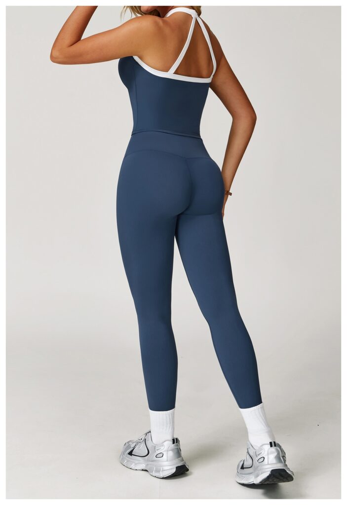 Nude-Feel Yoga Set Contrasting Colors, Crossed Back Design, Tight-Fitting Yoga Wear