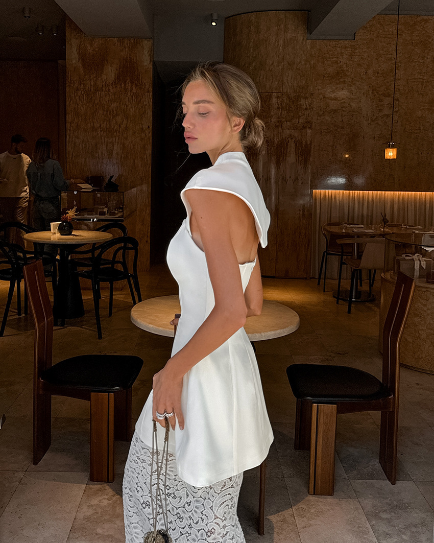 Commuter-appropriate Two-piece Set- Irregular Strapless Top And White Lace Skirt - Image 2