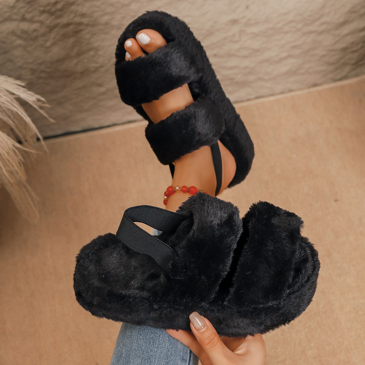 New Plus-Size Fuzzy Sandals For Women - Image 2