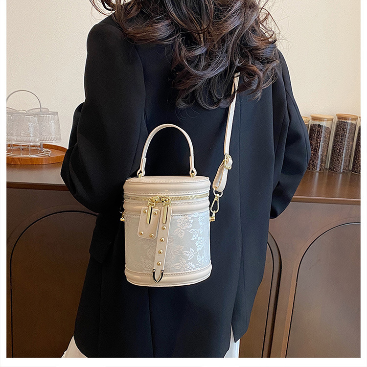 Versatile Handheld Shoulder Crossbody Bag - Image 16