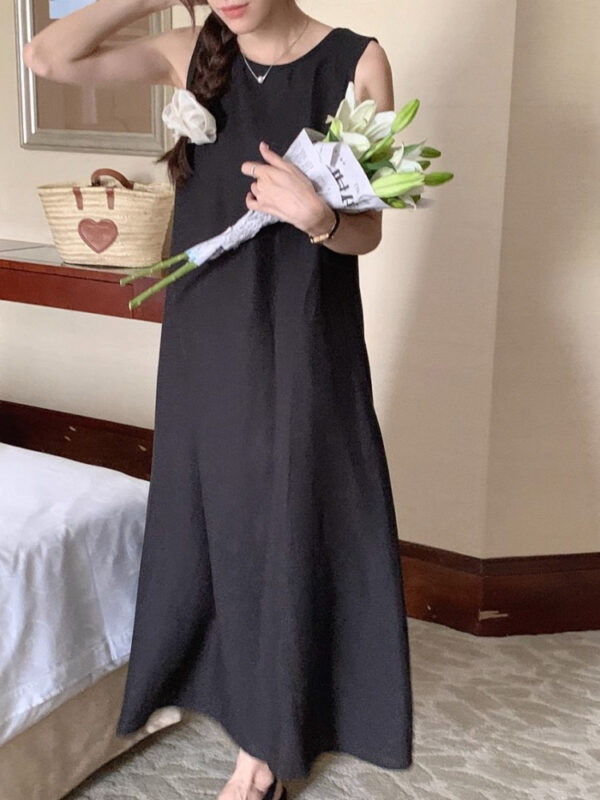 Elegant Midi Round-neck Sleeveless Vest Dress - Image 18