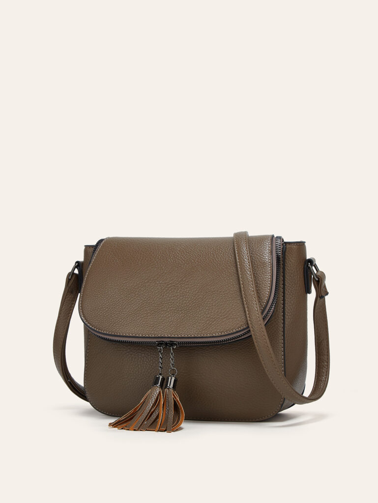 European And American-style Fashionable Flip-top Saddle Bag With Tassels