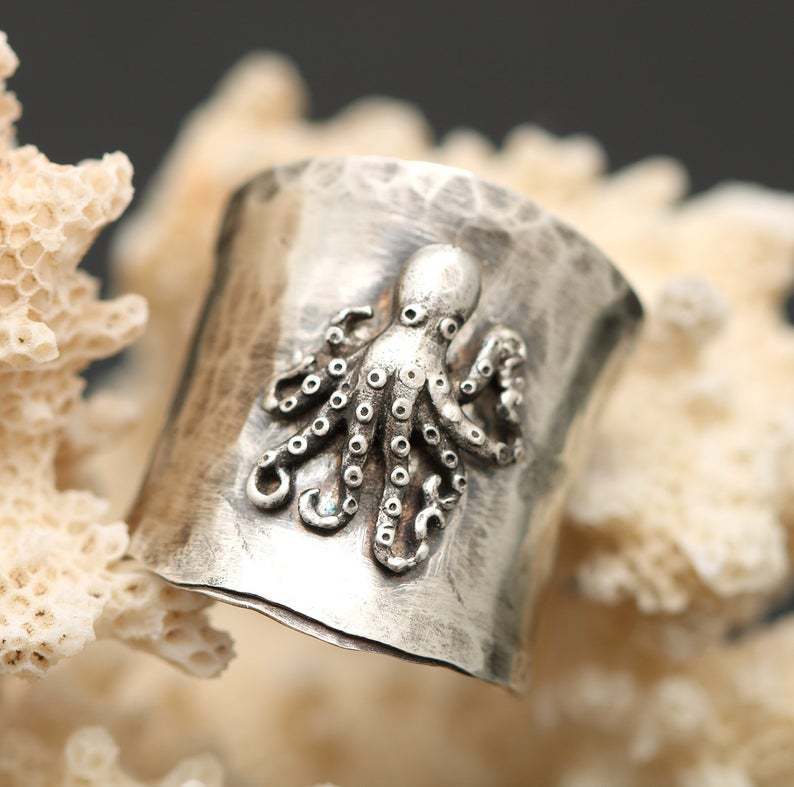 Simple Personalized Retro Octopus Ring - Image 3