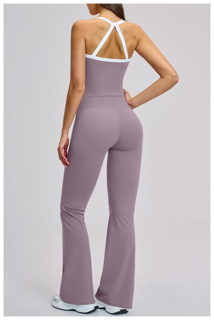 Nude-Feel Yoga Set Contrasting Colors, Crossed Back Design, Tight-Fitting Yoga Wear