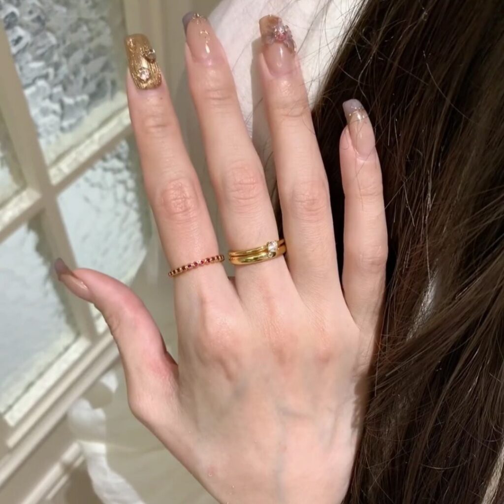 Fine Red Diamond Dot Diamond Plain Ring Gold Ring