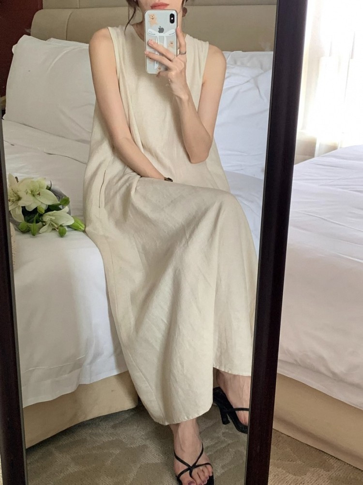 Elegant Midi Round-neck Sleeveless Vest Dress - Image 38