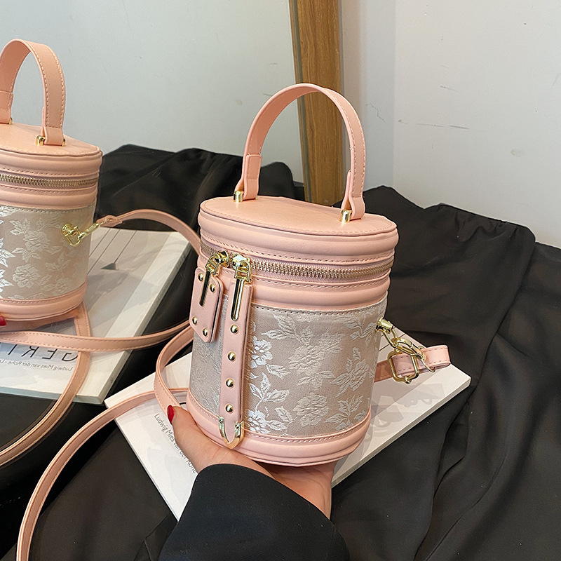 Versatile Handheld Shoulder Crossbody Bag - Image 1