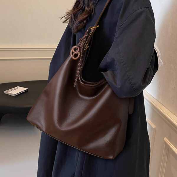 Large-capacity New Vintage Shouldercrossbody Bag - Image 6