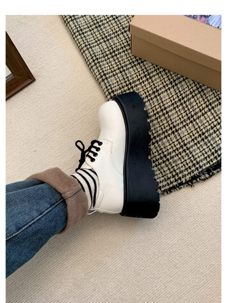 Women's Thick-Soled Retro British-Style Lace-Up Casual Shoes