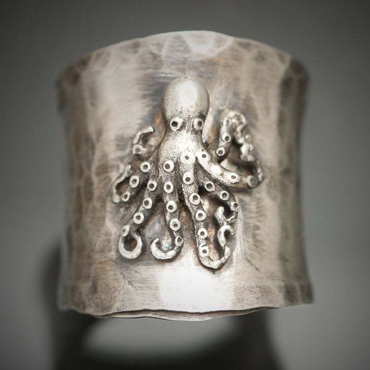 Simple Personalized Retro Octopus Ring - Image 1