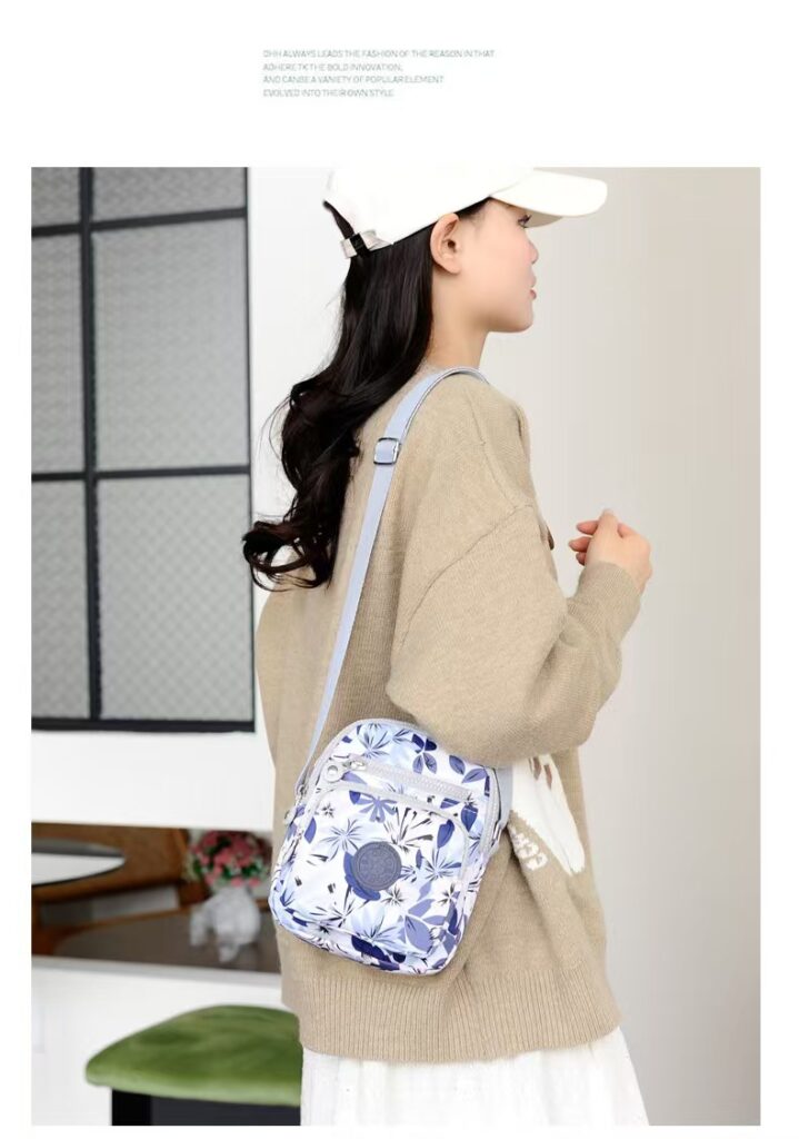 Lightweight Multi-Layer Oxford Cloth Crossbody Fashionable Small Square Bag