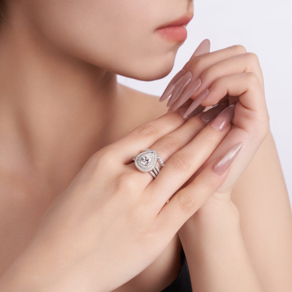 Engraved With Top-quality Moissanite, This Luxurious And Fashionable Minimalist Jewelry Set Features Exquisite Silver Accessories For Ladies. Made Of S925 Silver With Electroplated Platinum.