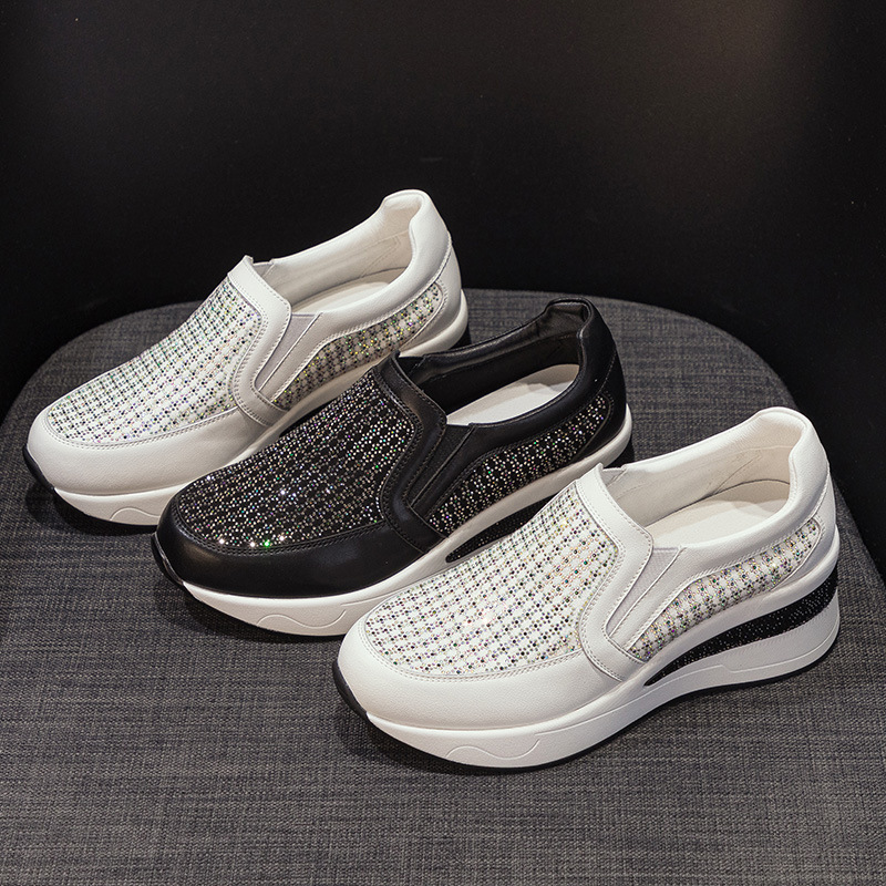 Breathable Lightweight Sneakers With Soft Soles - Image 1