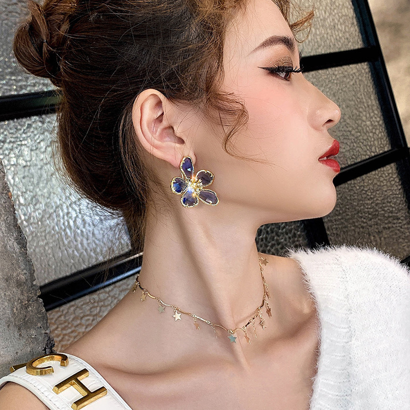 Fashion Temperament Female Flower Earrings - Image 2
