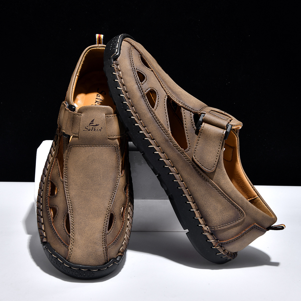 Breathable Hand-Sewn Mens Closed-Toe Sandals - Image 1