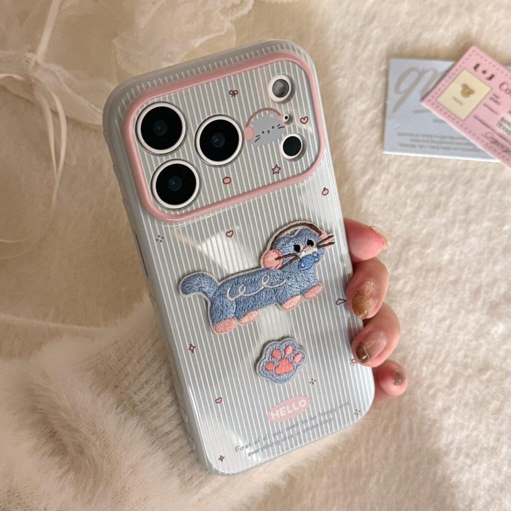 Shatter-Resistant Colored Striped Cat Phone Case