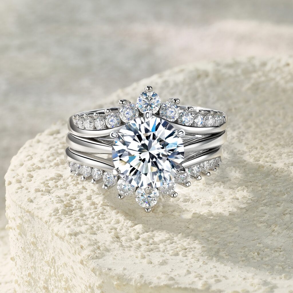 3-carat Luxury Fashion Minimalist Trend Jewelry Silver Ring Set With Top-quality Morganite. Made Of S925 Silver With Electroplated Platinum. For Ladies.